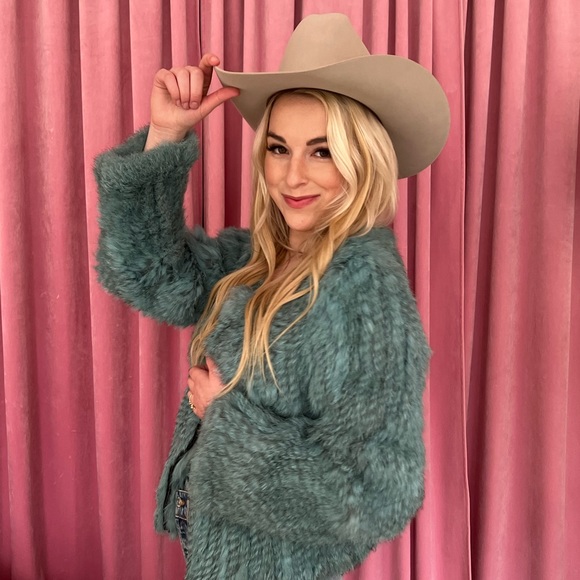 Meet your Posher, Maggie - Picture 1 of 1